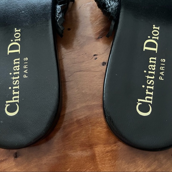 CHRISTIAN DIOR
Lambskin Braided Wave Sandal - Picture 12 of 16